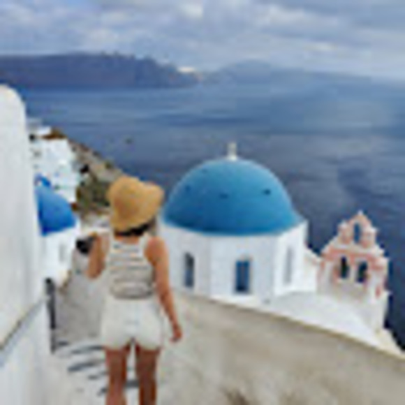 Meet your Posher, Christina - Picture 1 of 1